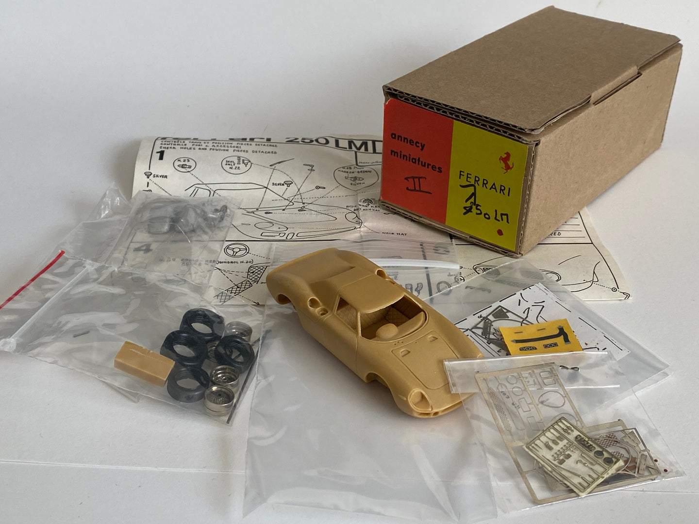 STARTER Résine Kit Construit Ferrari Testa Rossa Paris 1984 Rouge 1/43 | eBay STARTER Résine Kit Construit Ferrari Testa Rossa Paris 1984 Rouge 1/43 | eBay
