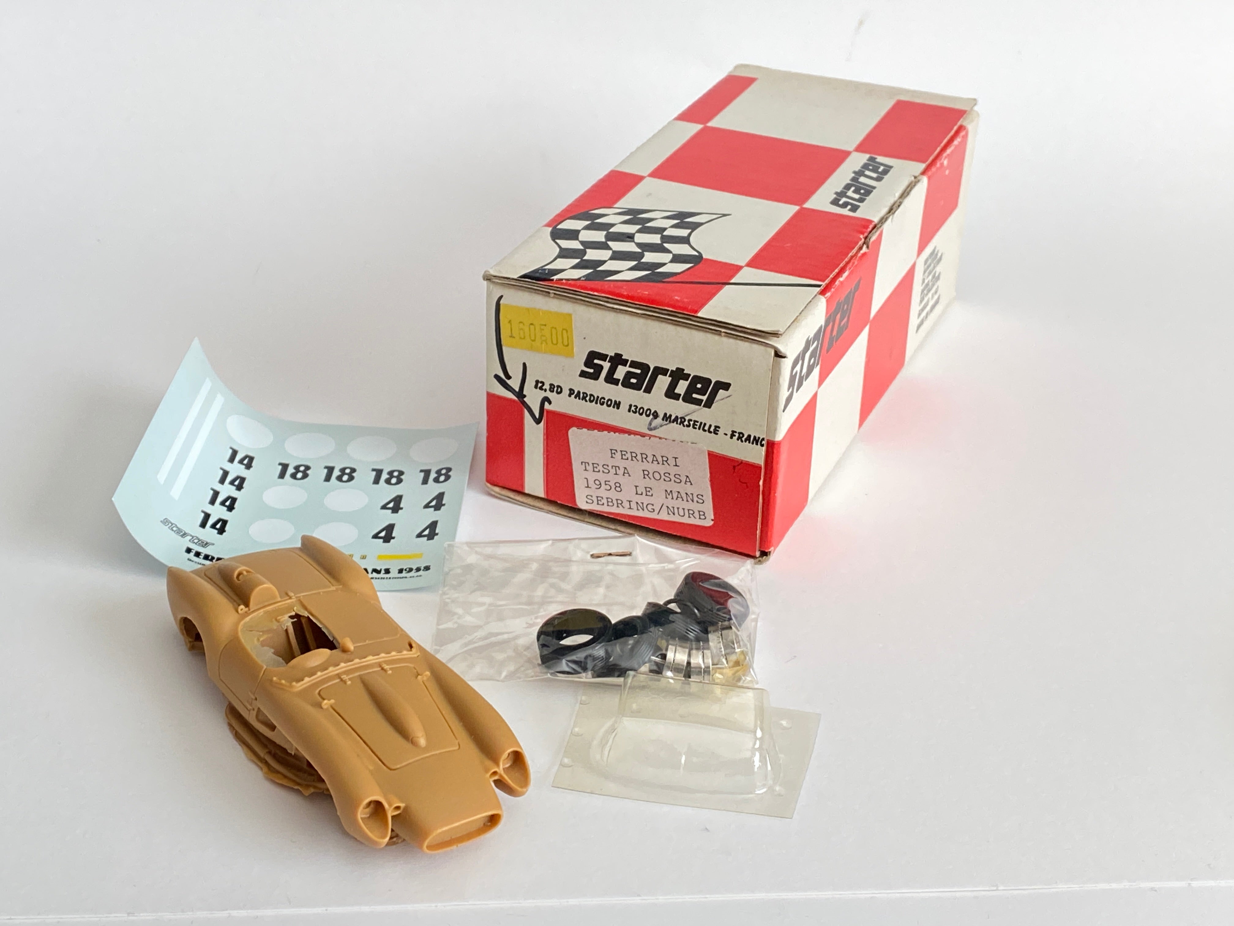 Starter Kit Monté 1/43 - Ferrari Testarossa N°14 Winner Le Starter Kit Monté 1/43 - Ferrari Testarossa N°14 Winner Le