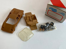 Load image into Gallery viewer, Record - 1984 Lamborghini Countach - 1/43 Resin Model Kit
