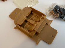 Load image into Gallery viewer, Record - 1984 Lamborghini Countach - 1/43 Resin Model Kit
