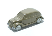 Load image into Gallery viewer, Officina 942 - 1939 Lancia Ardea 1/76 Scale