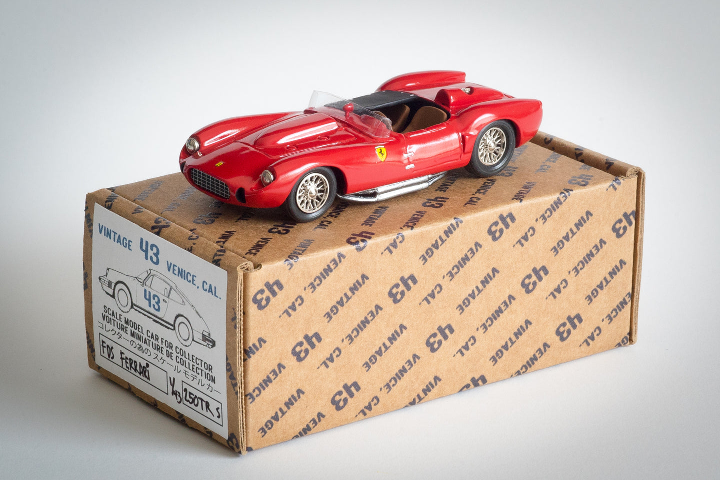Ferrari 250 Testa Rossa 1958 – Voiture miniature collection (avec socle) - Collection Ferrari 250 Testa Rossa 1958 – Voiture miniature collection (avec socle) - Collection