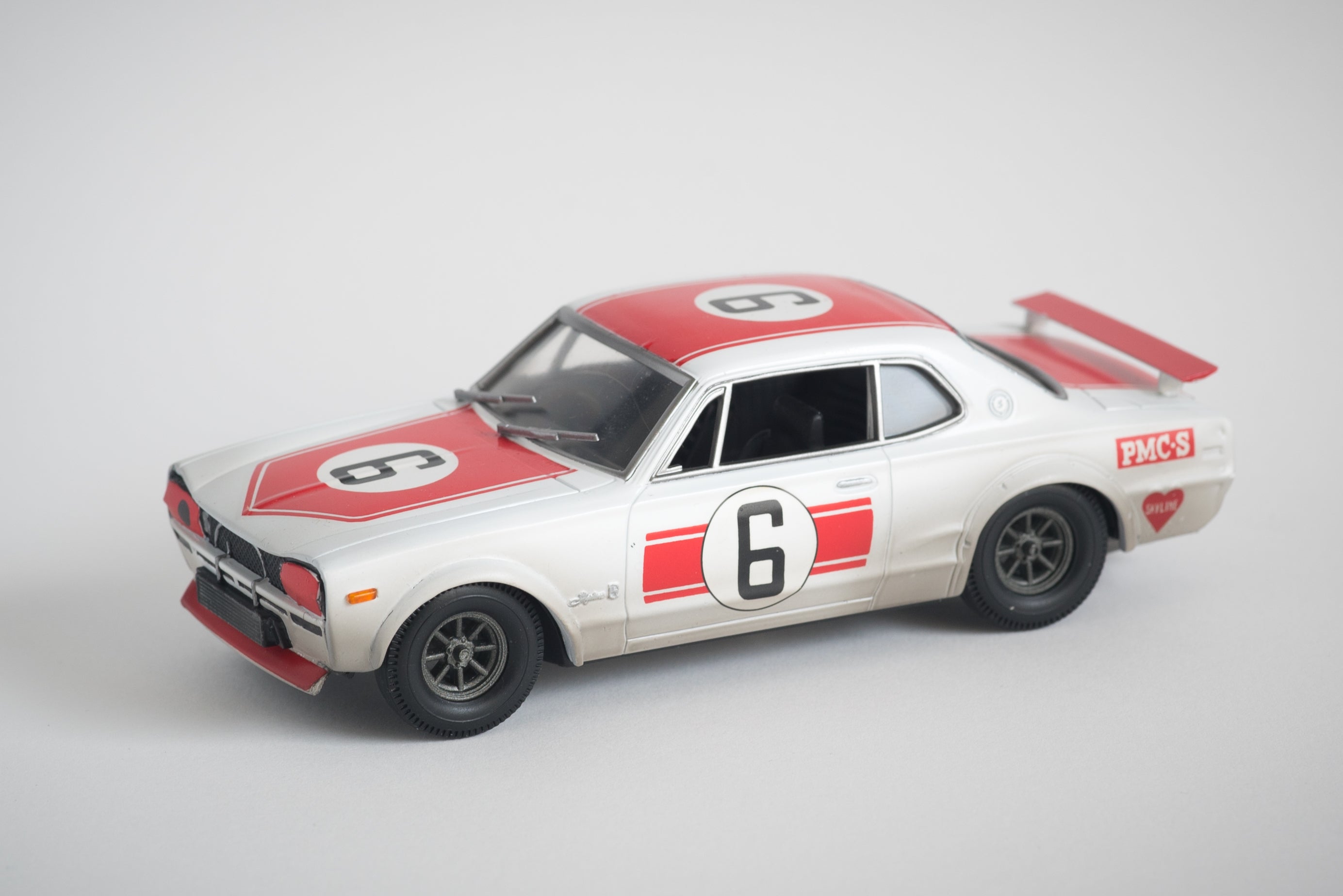 ARII - 1/32 Skyline GT-R KPGC10 Hakosuka Race Car - Painted and